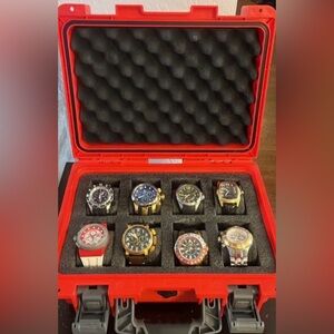 Invicta Aviator Men's Watch Collection with 8 slot 
Divers Case